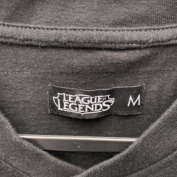 League of Legends Official Black and Yellow Collegiate Jersey Shirt - Picture 4 of 7